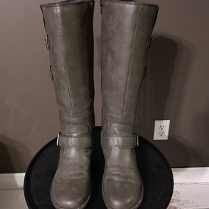 Born boots in grey